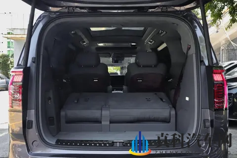 重塑豪华MPV：极氪009七座过道版，能否成为多口之家的理想座驾？-1