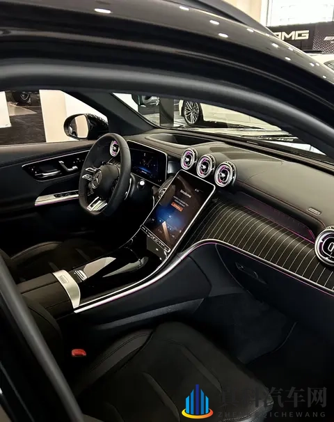 2026款AMG C43 4MATIC上市:价格下探与配置调整背后的性能逻辑-2