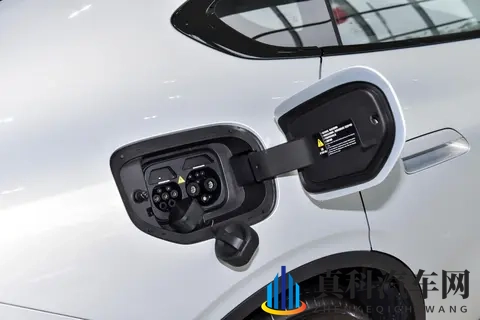 深蓝L06 2026款670Ultra激光版:一次深度体验,揭秘其均衡实力-1