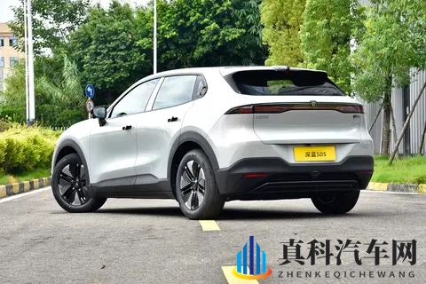 深蓝S05长续航版:金钟罩电池,3C快充,620公里续航,家用如何?-3