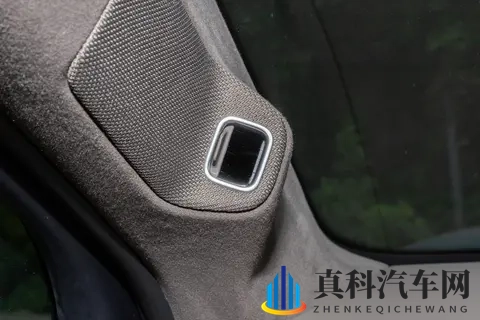 30 万级六边形战士!腾势 N8L 大六座 + 1300 续航,家庭出行闭眼冲~-3