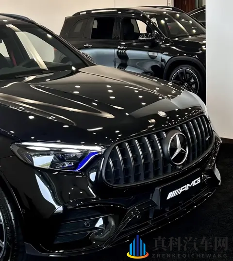 2026款AMG C43 4MATIC上市:价格下探与配置调整背后的性能逻辑-1