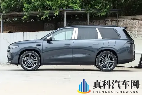 156寸后排大屏+六座布局，这台增程纯电SUV真香价开售-3