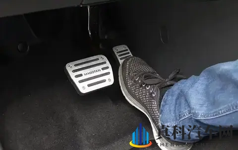 开了3年车，才知道轻踩油门比大脚油门更伤车，都是真心话！-2