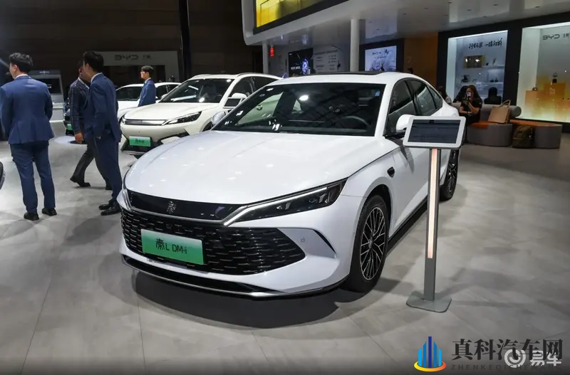 2026款比亚迪秦L，价格战确实玩到头了，变换怀挡-1