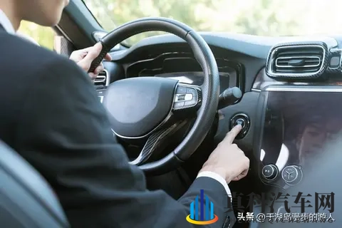 新手开车不慌！3步适配+4控车准则，避5个致命坑，1周练出稳手感-3