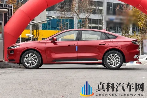 15万级家用车推荐！20T动力，轴距2945mm，油耗694L-2