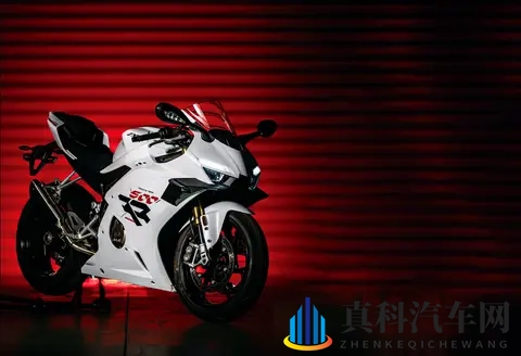 从跑车到越野车,ZXMOTO 张雪机车多个车型亮相-1