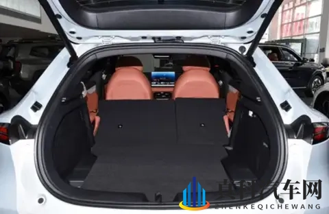 告别油价焦虑，深蓝S05如何用续航与细节打动一个燃油车主-1