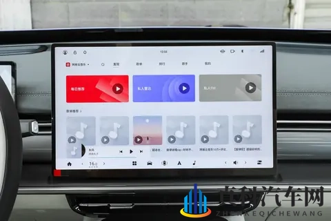 标配激光雷达+骁龙8295芯片，这款轿跑可以看看-2