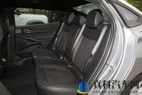 15 万内合资 B 级车有 254 马力?蒙迪欧实测够劲吗-1