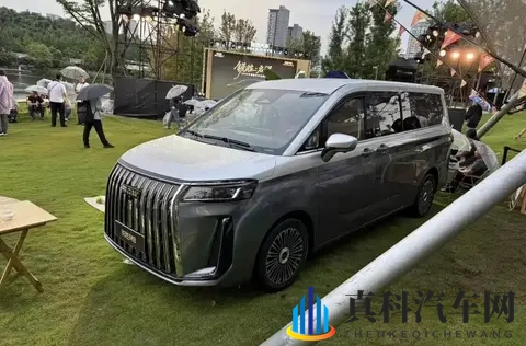 北汽锐胜M8中大型MPV即将预售,四种动力可选-1