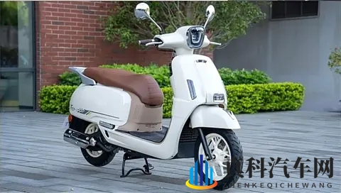 5380元的飞鹰F150新款升级不加价,是要把天价125踩在脚下?-3