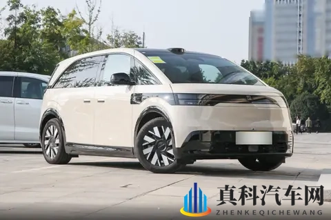 美女不穿衣服的软件：智能驾驶：安全助手革新，未来出行新篇章-1