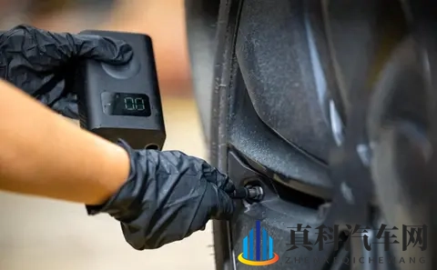 轮胎店全打25bar标?修理工私下说的秘密?旧车胎压隐患多。-2