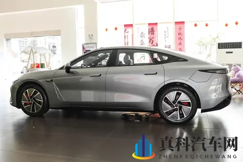 11月买车的看过来！星纪元ES优惠大，配置还升级，别错过！-3