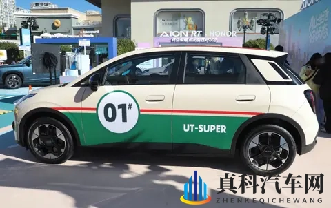 500公里续航、99秒换电！京东“1号车”还有华为云车机-3