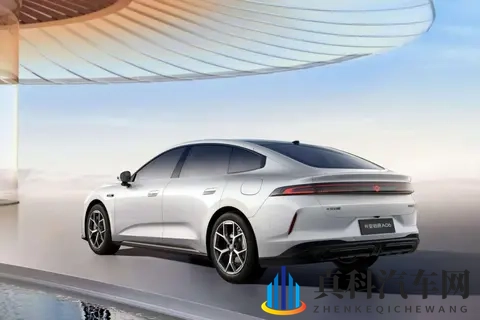 1099万起的长安启源A06值得入手么？这些优缺点你需要知道-3