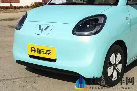 五菱宏光MINI EV四门版解读,应该怎么选?-1