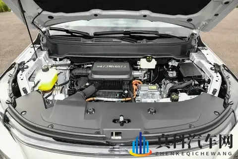 12万级插混SUV，六边形战士！230km纯电续航，超值！-3