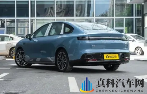 小鹏X9增程版内饰发布-1