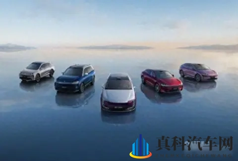 华为车卖爆了，国产豪车真能干过奔驰，这事儿有点意思-1