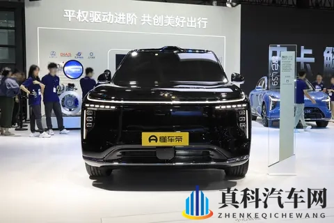 搭载第二排吸顶屏和2+2+2式6座布局,智己LS9内饰官图发布-2