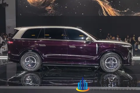 岚图10月交付稳增，双旗舰车型布局高端新能源市场-3