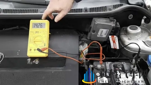 电动车充电慢、电池鼓包vs燃油车电瓶耐用？核心差异在这-2