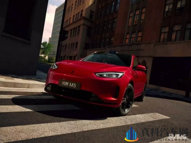 问界新M5 Ultra vs 特斯拉Model Y-1