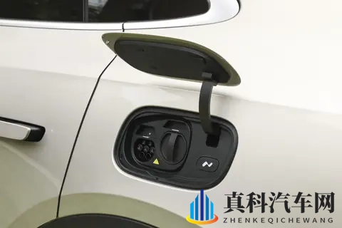 新款享界S9火爆预售，2小时破三千订单-1