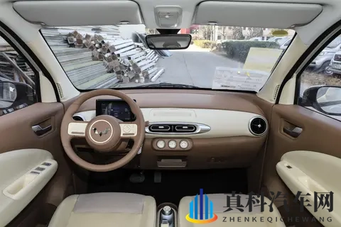 五菱宏光MINI EV四门版解读,应该怎么选?-2