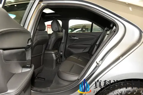 凯迪拉克 CT4 深度体验:后驱操控是王牌,但这短板太致命-2