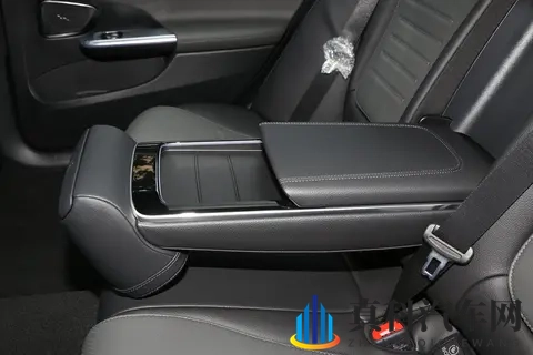 开奔驰C260L有“面子”,还在乎什么缺点?-1