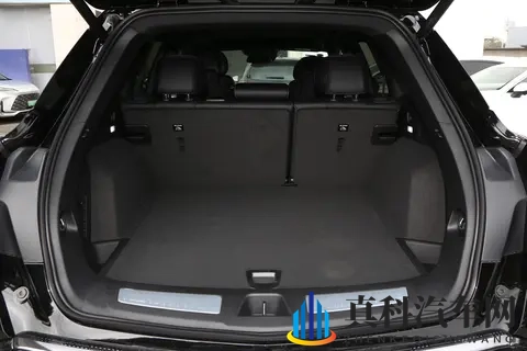 买凯迪拉克 XT5 看这篇:家用选大都会,复杂路况选四驱-1