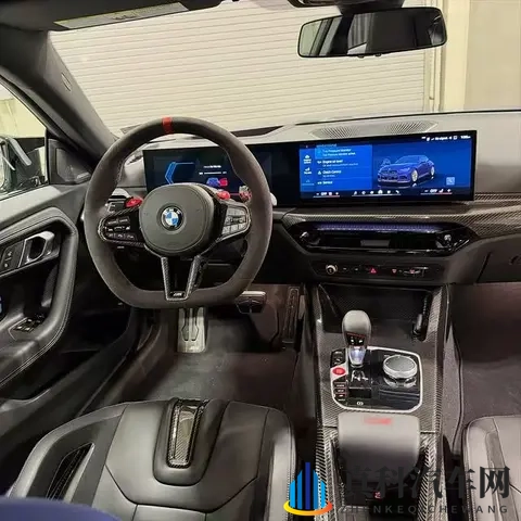 全新宝马M2 CS实车亮相 外观战斗 动力升级-2