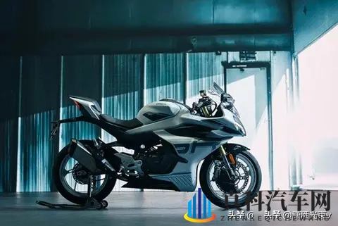 中国小伙小鲜肉自慰：年轻购车族偏好揭秘：时尚个性科技舒适，购车趋势大曝光-1