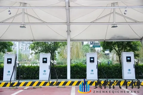 中午抢充电桩比半夜还便宜?网约车的省钱算盘教会了私家车主!-3