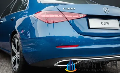 奔驰C-Class改款车型即将登场，C200车型或升级20L涡轮引擎！-1