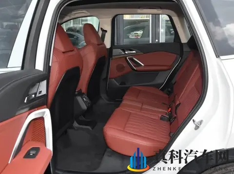 宝马SUV只卖168万！多层隔音玻璃、标配“T”动力，油耗仅69L-3