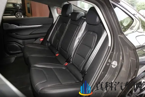 有亮点但不多，林肯Z推出大幅购车优惠，哪款配置值得大家入手-3