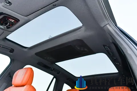 20万级SUV新标杆!四驱VS两驱,空间大动力强,选谁合适?-3