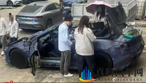 比亚迪再发个性化跑车！双门软顶版敞篷版腾势Z实车首曝-3