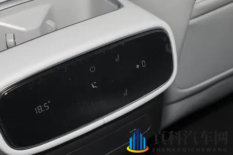 花30多万买一辆大型六座SUV,图啥?看完这篇再说-3