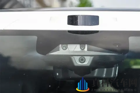 11月权益再加码！伊姆斯躺椅+母婴级座舱，极氪009值得买吗？-2