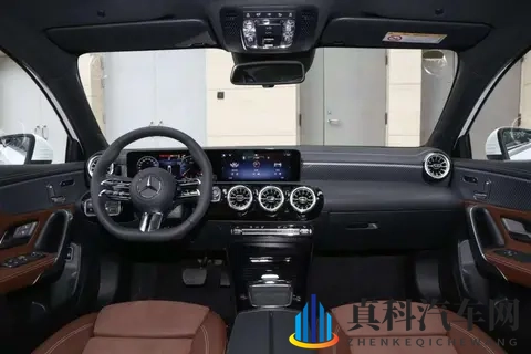 放弃奥迪A3和宝马1系,2025款奔驰A到底胜在哪?-1