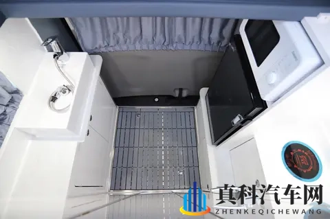 打工人的终极归宿：一台能赚钱养家，也能诗和远方的车来了！-1