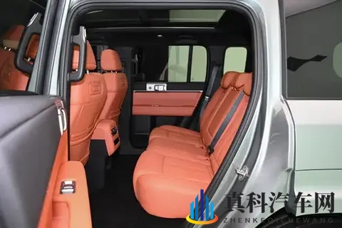 方程豹钛7实测：家庭出行“空间魔术师”，解决家庭用车痛点-1