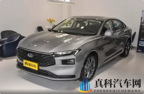 试驾2025款福特蒙迪欧，宽敞空间+全面配置，适合家用-3