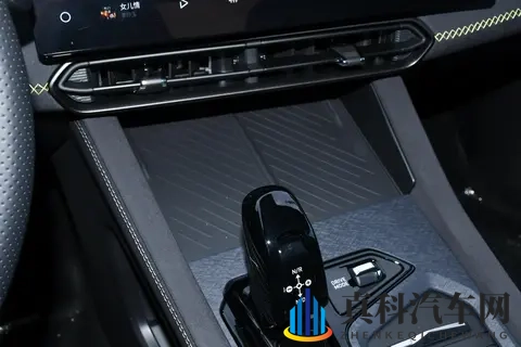 燃油车智能落后？第三代领克03告诉你，这都是偏见-1